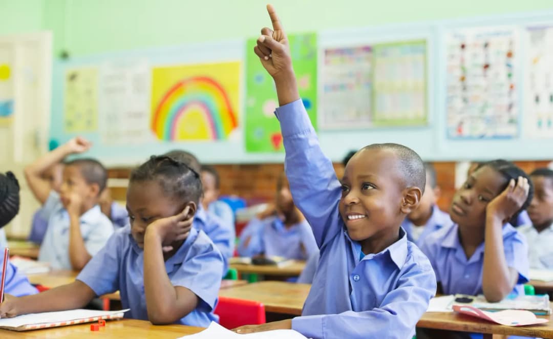 Parent et enfant étudiant